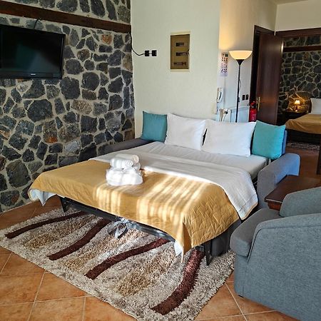 Hôtel Yades Pozar à Káto Loutrákion Extérieur photo