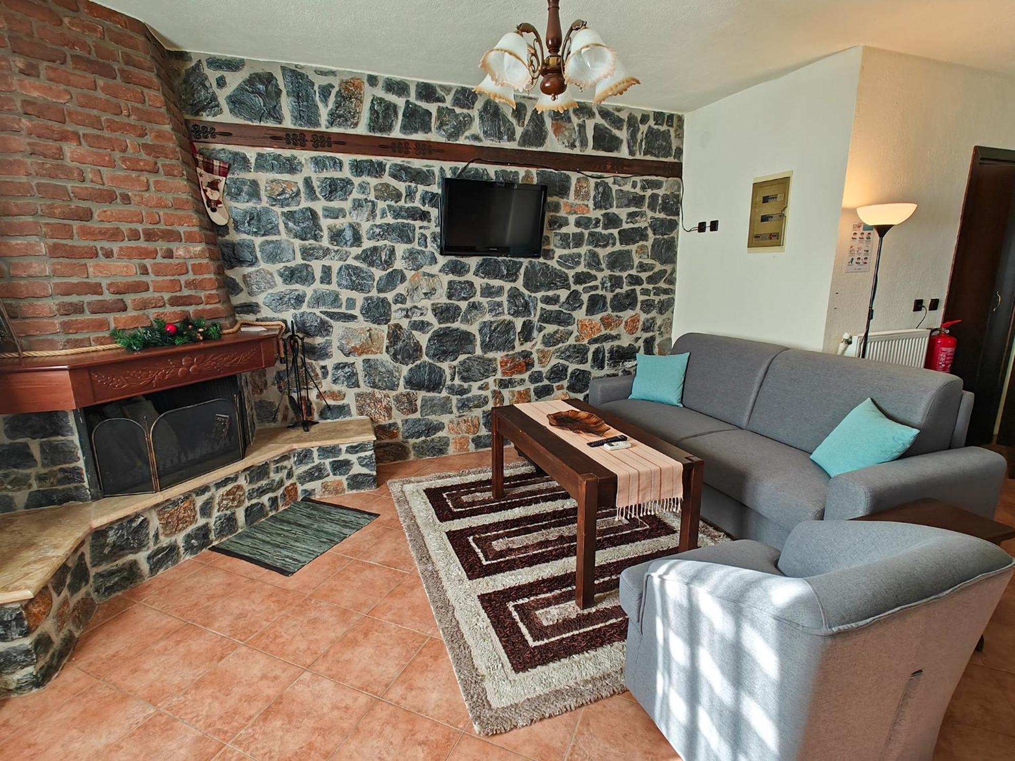 Hôtel Yades Pozar à Káto Loutrákion Extérieur photo
