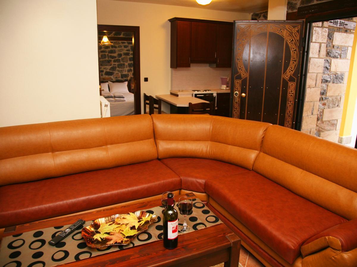 Hôtel Yades Pozar à Káto Loutrákion Extérieur photo